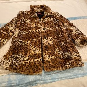 Alice and Olivia teddy coat w front pockets. So cozy but not too bulky